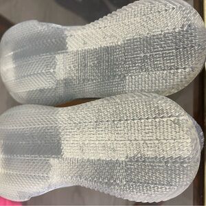 Look at this beautiful get it before gone men 5.5
Women 7